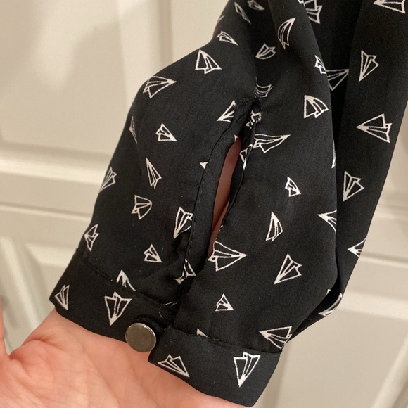 Twik from Simons polyester blouse. Cute paper plane design. Extra buttons. - Picture 2 of 5